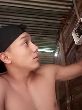 Snapshot of tayson_ chatting on October 16, 2025, 11:22 am tayson online show from October 16, 2025, 11:22 am