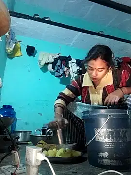 Snapshot of Surajpuja79 chatting on December 5, 2025, 3:59 am Surajpuja79 online show from December 5, 2025, 3:59 am