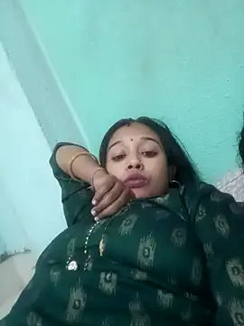 Snapshot of Surajpuja79 chatting on February 14, 2026, 9:06 am Surajpuja79 online show from February 14, 2026, 9:06 am