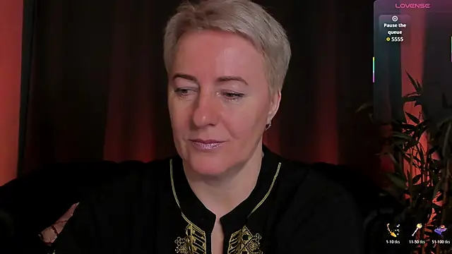 Nika Smit online show from April 10, 2026, 5:12 am