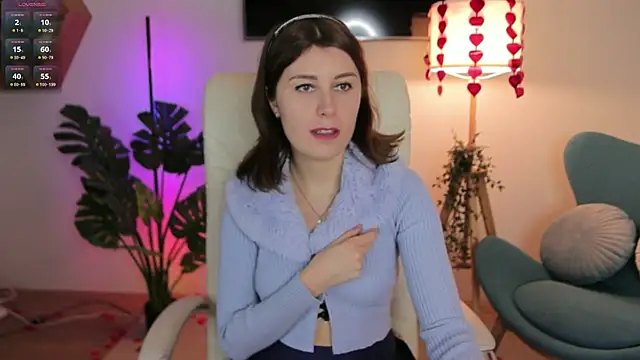 Snapshot of Hailey_Green chatting on February 22, 2025, 1:44 am Hailey Green online show from February 22, 2025, 1:44 am