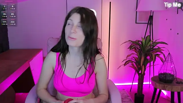 Snapshot of Hailey_Green chatting on November 10, 2025, 10:20 pm Hailey Green online show from November 10, 2025, 10:20 pm