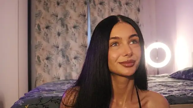 IvyKaelani online show from November 28, 2025, 1:36 pm