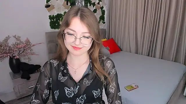 SereneFlame online show from February 4, 2025, 7:11 pm