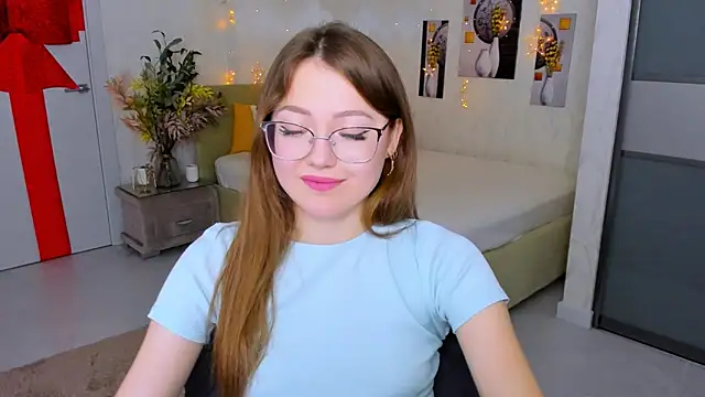 SereneFlame online show from February 10, 2025, 4:04 pm