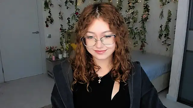 SereneFlame online show from September 17, 2025, 10:39 am