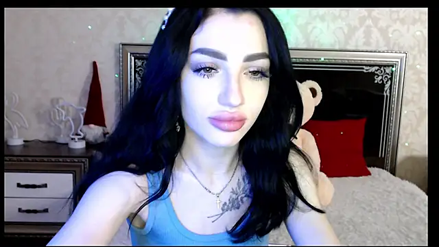 NancyLovee  online show from January 4, 2025, 6:09 pm