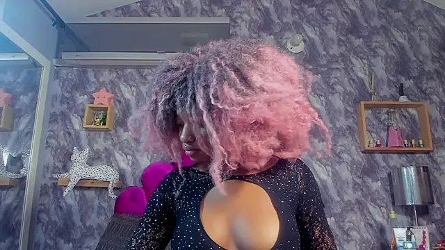 EMMAPARISS online show from December 3, 2025, 11:41 am