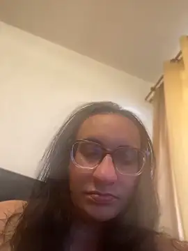 gloria7v05 online show from April 15, 2026, 2:24 pm