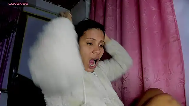 Snapshot of Nenita_Hot_ chatting on September 24, 2025, 3:21 am Nenita Hot online show from September 24, 2025, 3:21 am