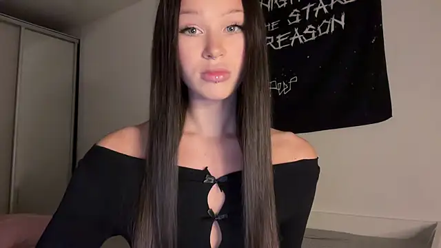 ur molly online show from September 12, 2025, 1:38 am