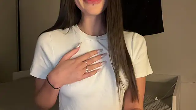 ur molly online show from September 13, 2025, 4:07 pm