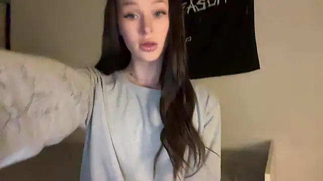 ur molly online show from October 12, 2025, 4:17 pm