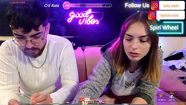 Snapshot of MrAndMrsSavage chatting on December 14, 2024, 7:03 pm MrAndMrsSavage online show from December 14, 2024, 7:03 pm