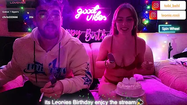 Snapshot of MrAndMrsSavage chatting on December 16, 2024, 8:58 pm MrAndMrsSavage online show from December 16, 2024, 8:58 pm