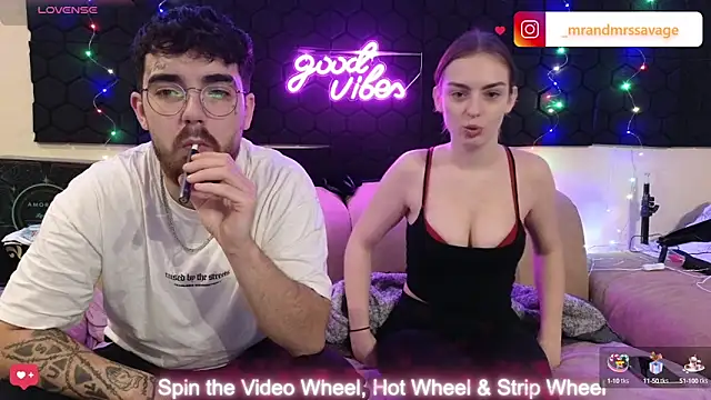 Snapshot of MrAndMrsSavage chatting on December 19, 2024, 9:06 pm MrAndMrsSavage online show from December 19, 2024, 9:06 pm