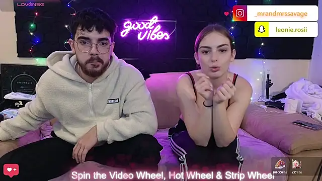 Snapshot of MrAndMrsSavage chatting on December 20, 2024, 3:53 pm MrAndMrsSavage online show from December 20, 2024, 3:53 pm