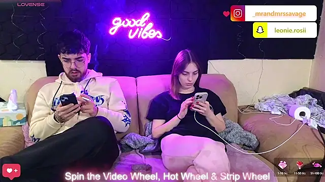 Snapshot of MrAndMrsSavage chatting on January 6, 2025, 9:00 pm MrAndMrsSavage online show from January 6, 2025, 9:00 pm