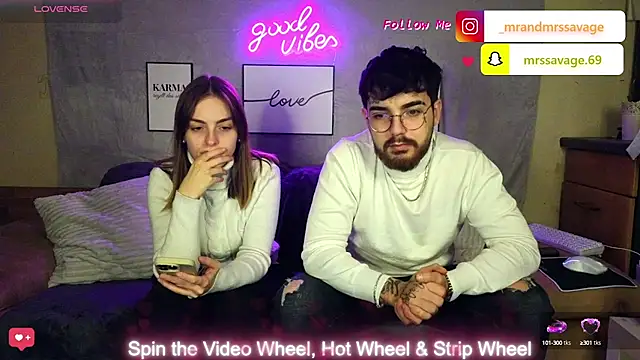 Snapshot of MrAndMrsSavage chatting on January 10, 2025, 10:04 pm MrAndMrsSavage online show from January 10, 2025, 10:04 pm