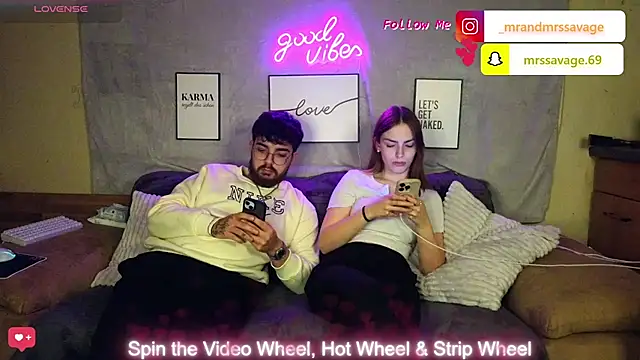 Snapshot of MrAndMrsSavage chatting on January 12, 2025, 8:25 pm MrAndMrsSavage online show from January 12, 2025, 8:25 pm