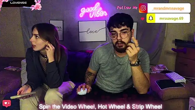 Snapshot of MrAndMrsSavage chatting on January 17, 2025, 6:54 pm MrAndMrsSavage online show from January 17, 2025, 6:54 pm