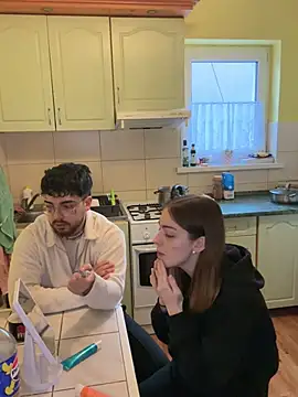 Snapshot of MrAndMrsSavage chatting on February 9, 2025, 2:18 pm MrAndMrsSavage online show from February 9, 2025, 2:18 pm