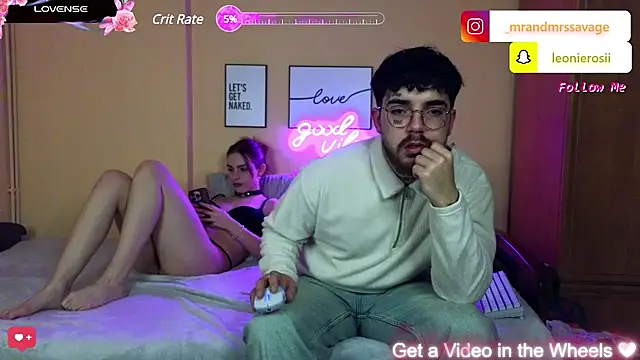 Snapshot of MrAndMrsSavage chatting on February 13, 2025, 9:27 pm MrAndMrsSavage online show from February 13, 2025, 9:27 pm