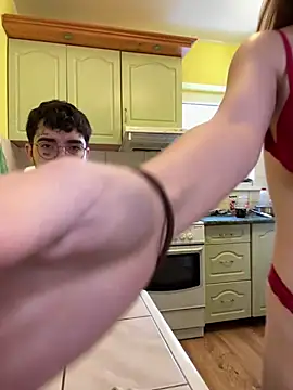 Snapshot of MrAndMrsSavage chatting on February 20, 2025, 2:02 pm MrAndMrsSavage online show from February 20, 2025, 2:02 pm