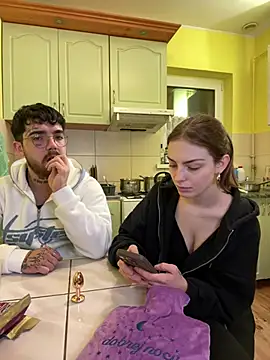 Snapshot of MrAndMrsSavage chatting on February 20, 2025, 9:09 pm MrAndMrsSavage online show from February 20, 2025, 9:09 pm