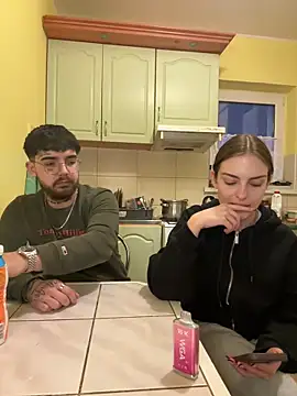 Snapshot of MrAndMrsSavage chatting on February 24, 2025, 4:47 pm MrAndMrsSavage online show from February 24, 2025, 4:47 pm