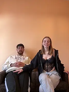 Snapshot of MrAndMrsSavage chatting on March 4, 2025, 3:15 pm MrAndMrsSavage online show from March 4, 2025, 3:15 pm