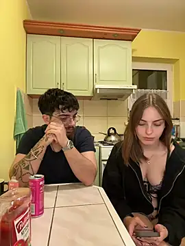 Snapshot of MrAndMrsSavage chatting on March 7, 2025, 9:06 pm MrAndMrsSavage online show from March 7, 2025, 9:06 pm