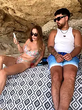 Snapshot of MrAndMrsSavage chatting on September 30, 2025, 8:08 am MrAndMrsSavage online show from September 30, 2025, 8:08 am