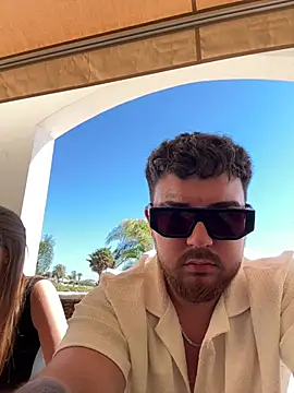 Snapshot of MrAndMrsSavage chatting on April 12, 2026, 1:05 pm MrAndMrsSavage online show from April 12, 2026, 1:05 pm