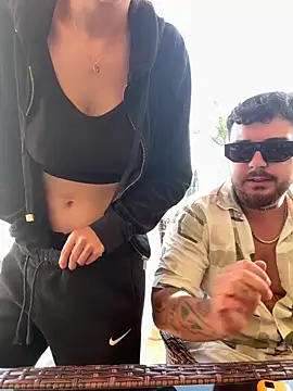 Snapshot of MrAndMrsSavage chatting on April 13, 2026, 1:27 pm MrAndMrsSavage online show from April 13, 2026, 1:27 pm