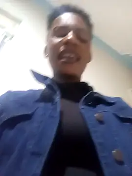 Yourlittlegirl19 online show from December 18, 2024, 3:33 pm