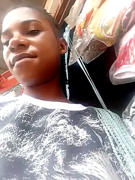 Yourlittlegirl19 online show from February 5, 2025, 10:19 am