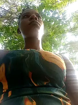 Yourlittlegirl19 online show from February 17, 2025, 5:36 am