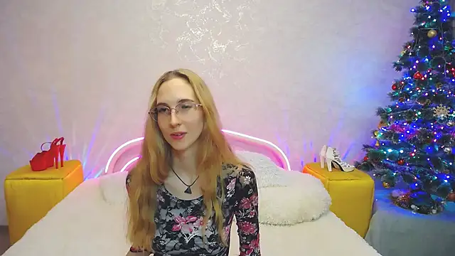 KlaryBrait online show from December 18, 2024, 6:03 pm