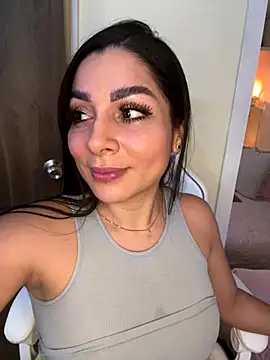 Snapshot of MOMALANA chatting on October 23, 2025, 3:00 pm MOMALANA online show from October 23, 2025, 3:00 pm