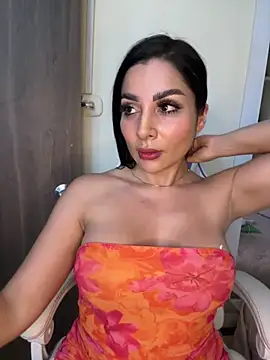 Snapshot of MOMALANA chatting on November 2, 2025, 12:02 am MOMALANA online show from November 2, 2025, 12:02 am