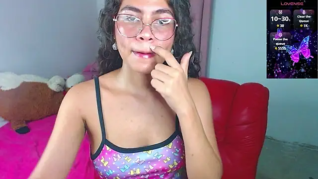 Snapshot of Cynthia_hazel chatting on March 11, 2025, 4:43 am Cynthia hazel online show from March 11, 2025, 4:43 am