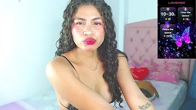 Snapshot of Cynthia_hazel chatting on October 5, 2025, 6:34 am Cynthia hazel online show from October 5, 2025, 6:34 am