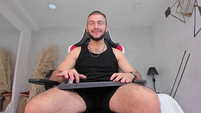MaximusDick1  online show from May 17, 2026, 12:12 pm