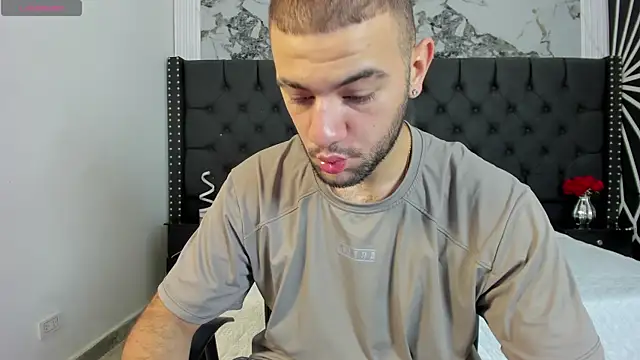MaximusDick1  online show from May 28, 2026, 12:13 pm