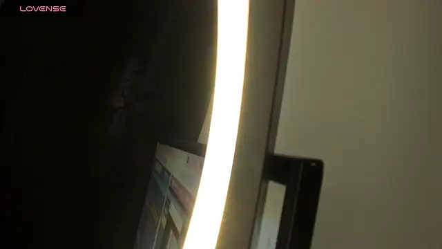 issa kitty online show from October 28, 2025, 7:16 pm