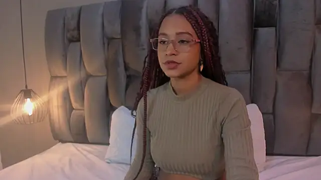 Snapshot of Lorena_Vieira_ chatting on March 7, 2025, 6:54 pm Lorena Vieira online show from March 7, 2025, 6:54 pm