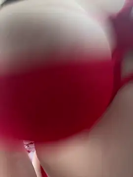 Snapshot of KarinaCelinne chatting on March 5, 2026, 12:01 pm KarinaCelinne online show from March 5, 2026, 12:01 pm