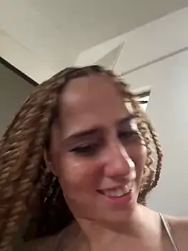 Snapshot of HannaSmiith chatting on February 4, 2025, 7:22 pm HannaSmiith online show from February 4, 2025, 7:22 pm