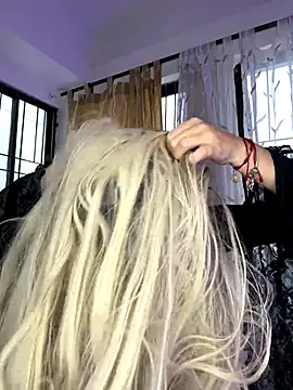 Snapshot of HannaSmiith chatting on October 22, 2025, 12:38 pm HannaSmiith online show from October 22, 2025, 12:38 pm